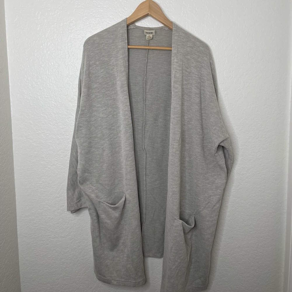 Tan grey cardigan sweater with pockets osfa comfortable